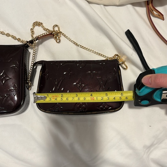 Louis Vuitton Mini Pochette - Picture 14 of 14